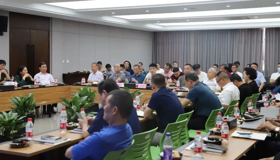 卓越企業(yè)家學(xué)習(xí)俱樂(lè)部走進(jìn)通力科技參觀(guān)學(xué)習(xí)！